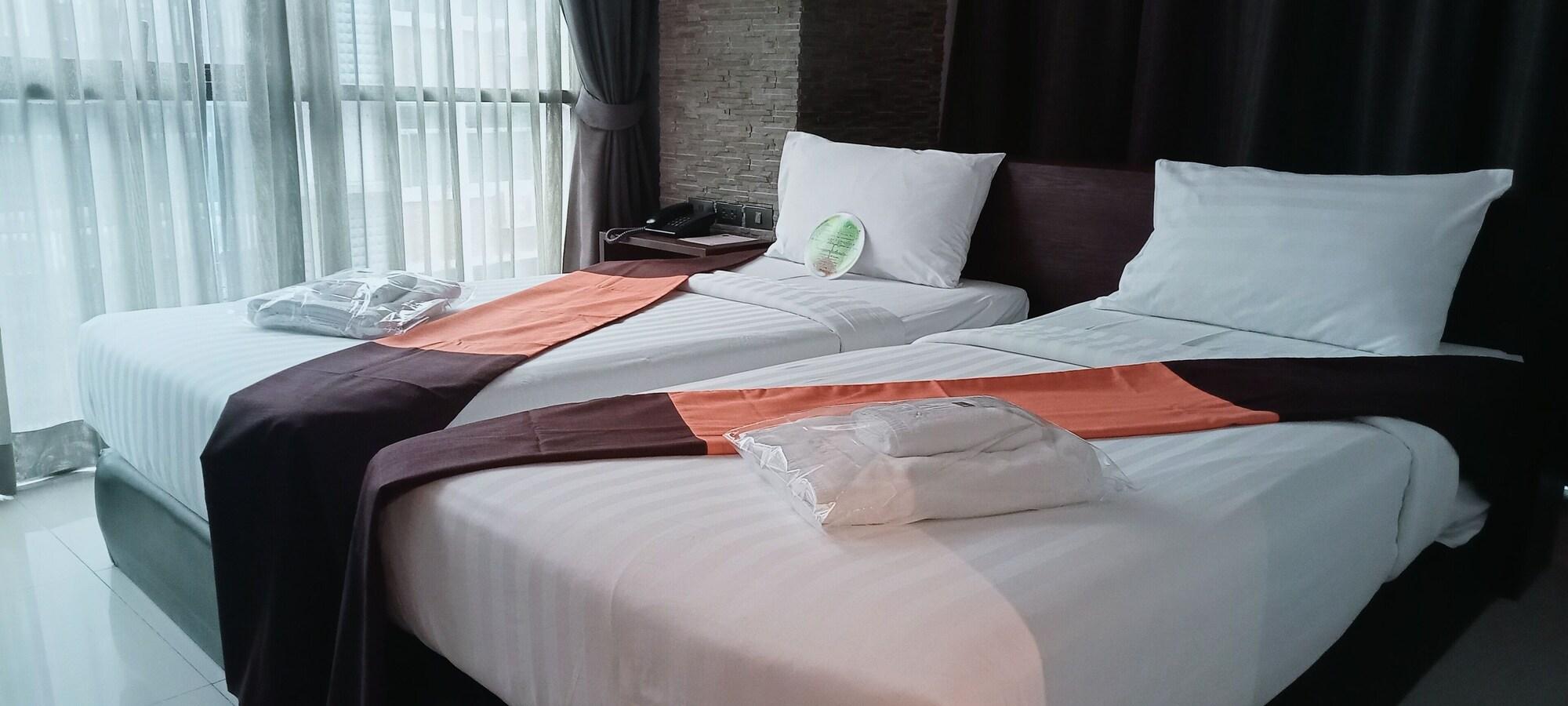 Collection O The Bangkok Airport Link Suite Exterior photo
