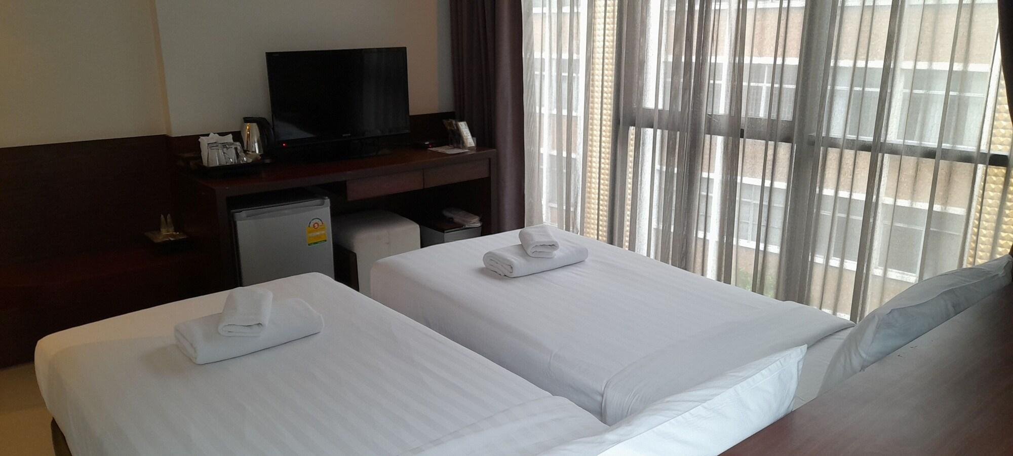 Collection O The Bangkok Airport Link Suite Exterior photo