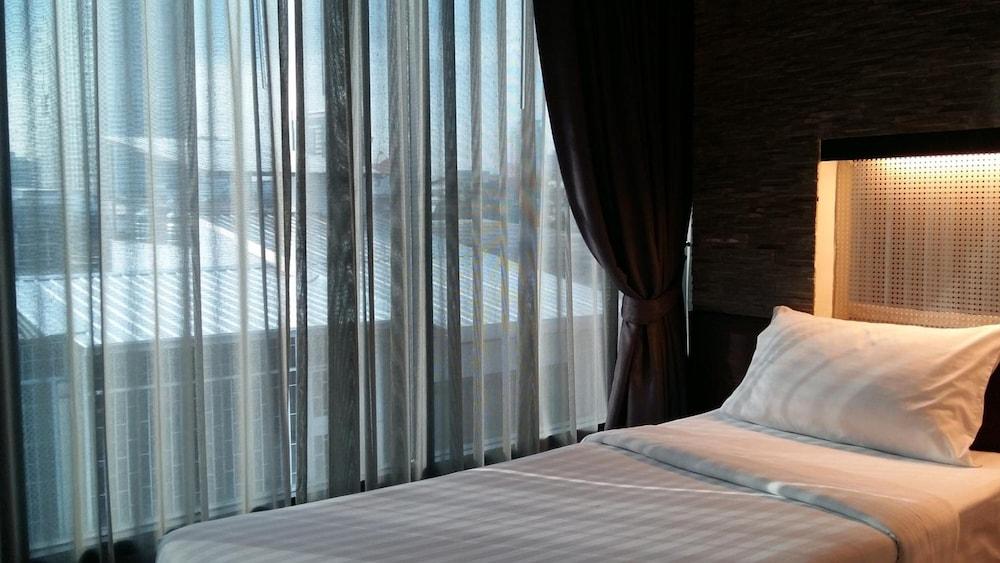 Collection O The Bangkok Airport Link Suite Exterior photo