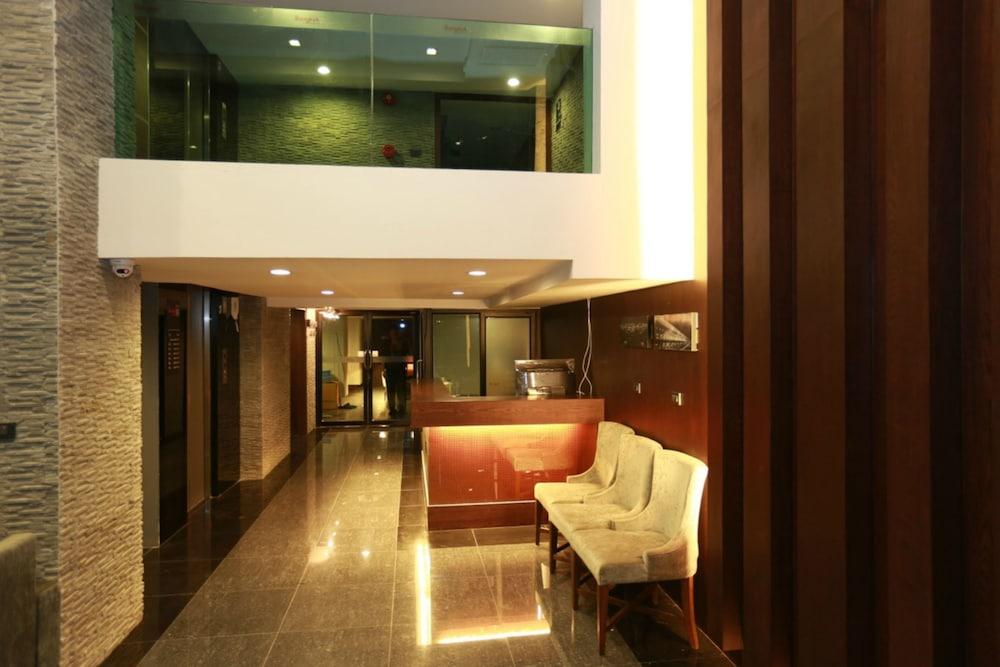 Collection O The Bangkok Airport Link Suite Exterior photo