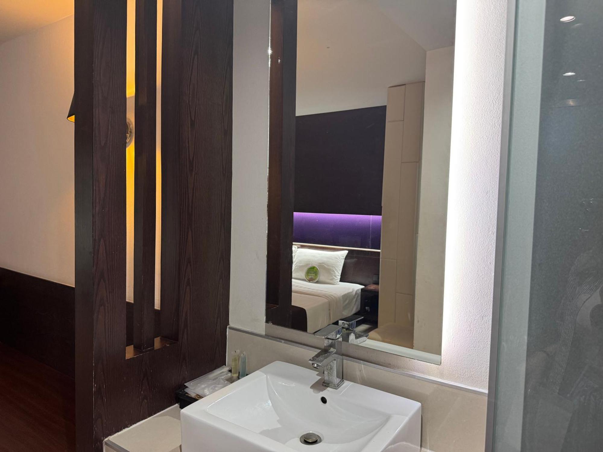 Collection O The Bangkok Airport Link Suite Exterior photo