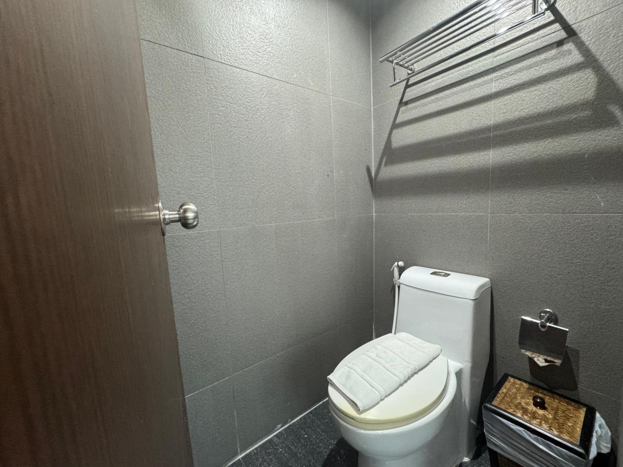 Collection O The Bangkok Airport Link Suite Exterior photo