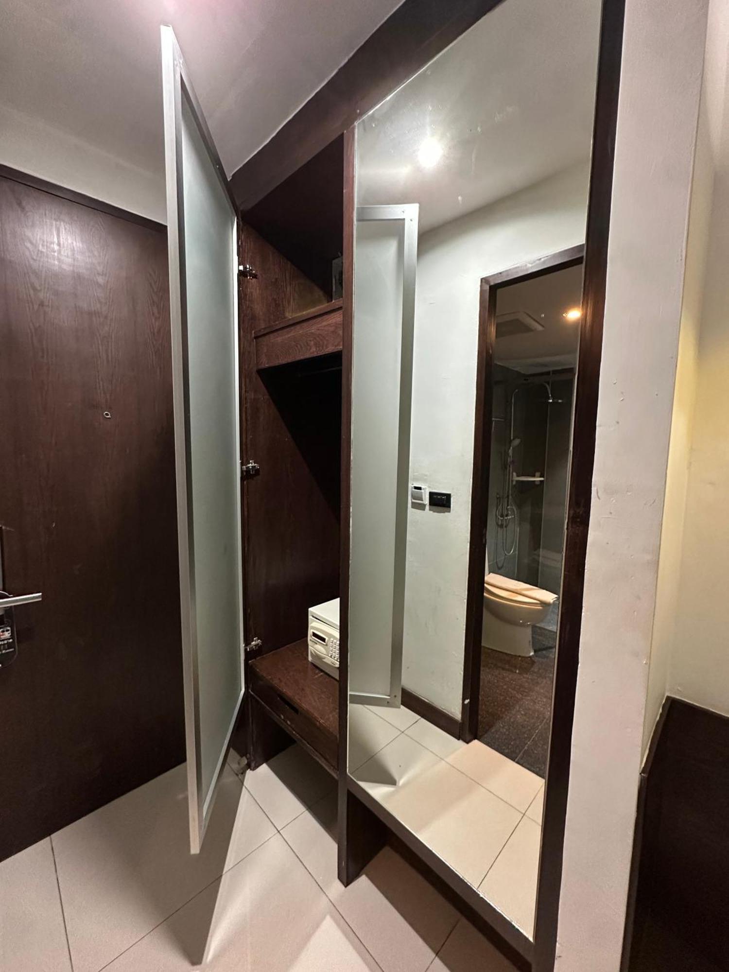 Collection O The Bangkok Airport Link Suite Exterior photo