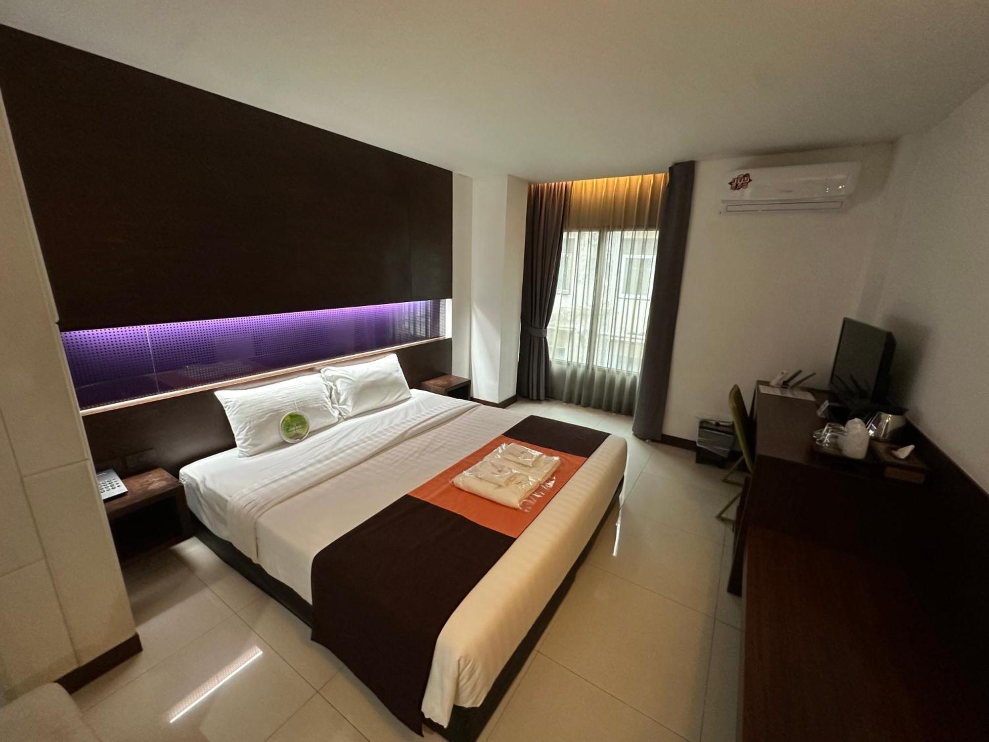 Collection O The Bangkok Airport Link Suite Exterior photo