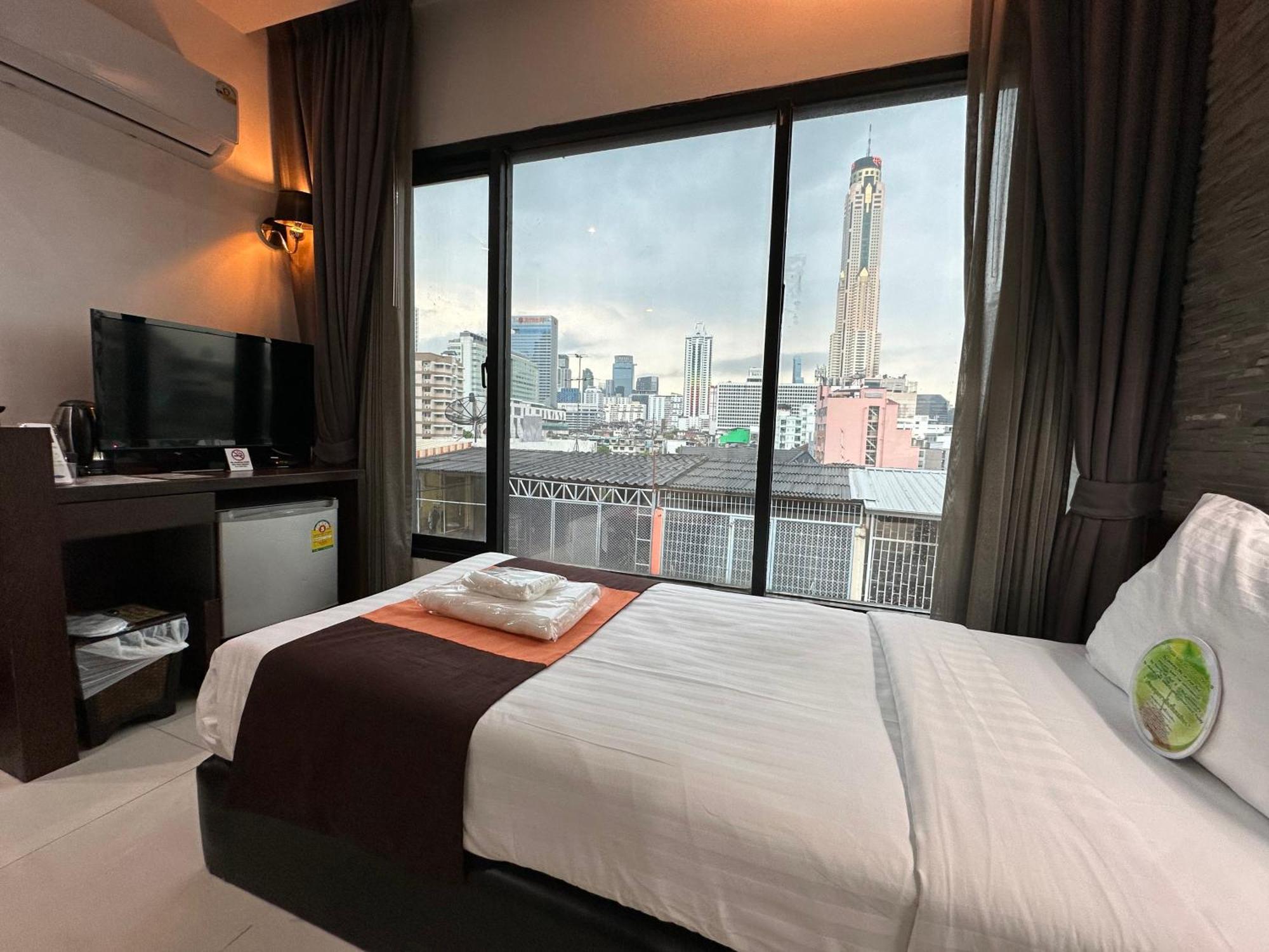 Collection O The Bangkok Airport Link Suite Exterior photo