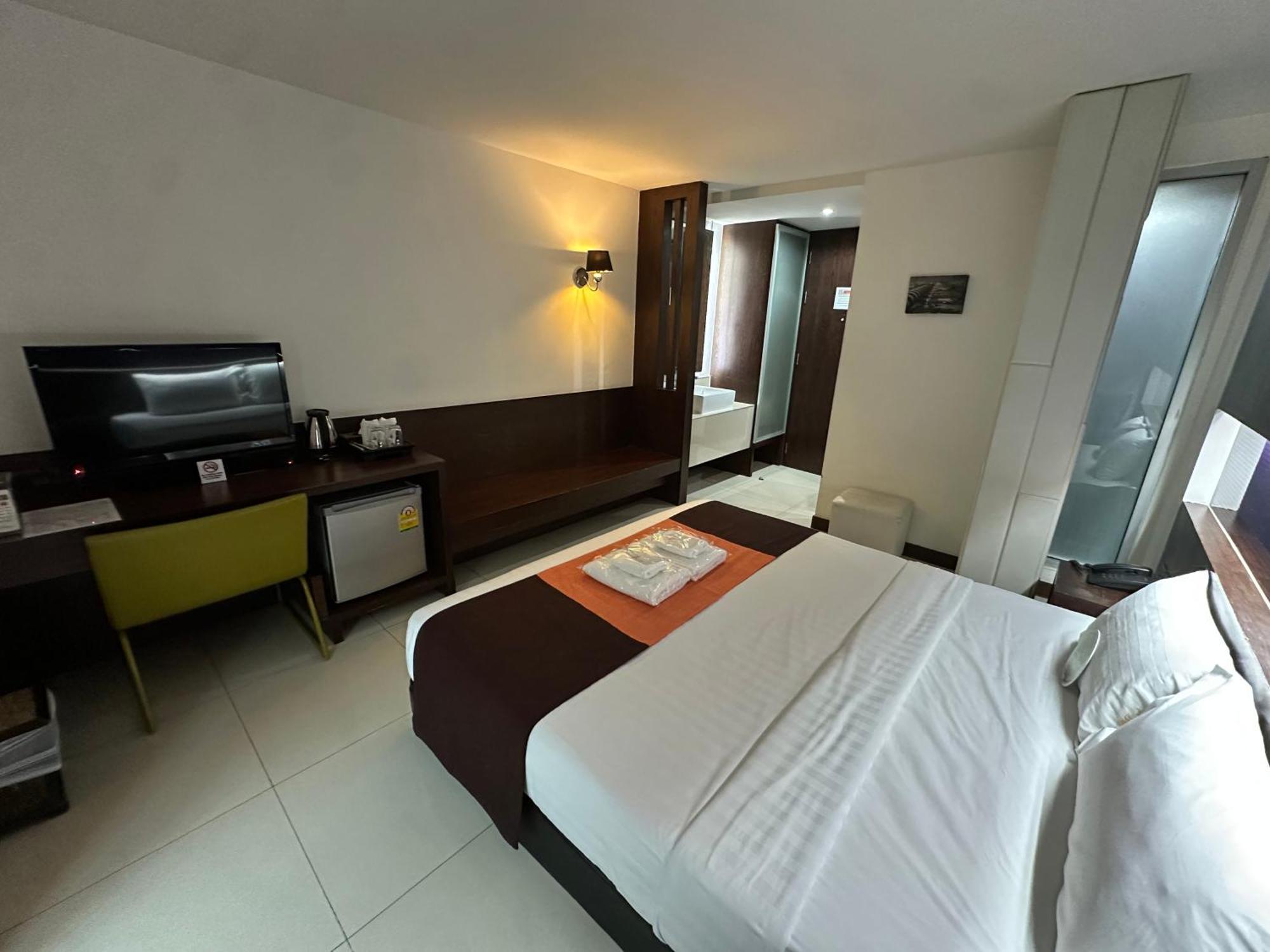 Collection O The Bangkok Airport Link Suite Exterior photo
