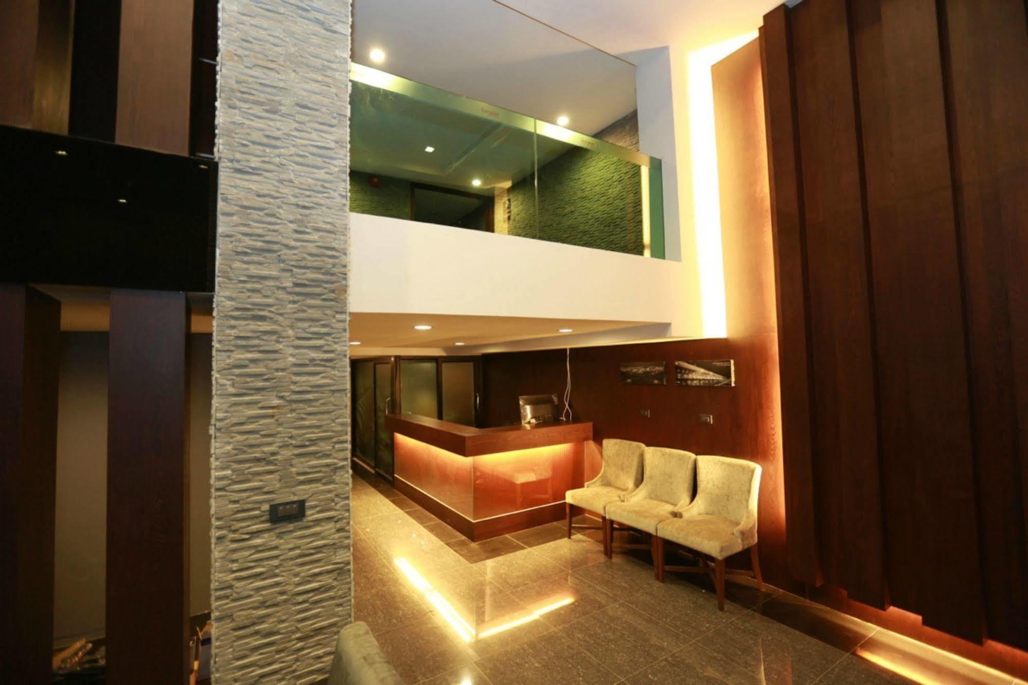 Collection O The Bangkok Airport Link Suite Exterior photo