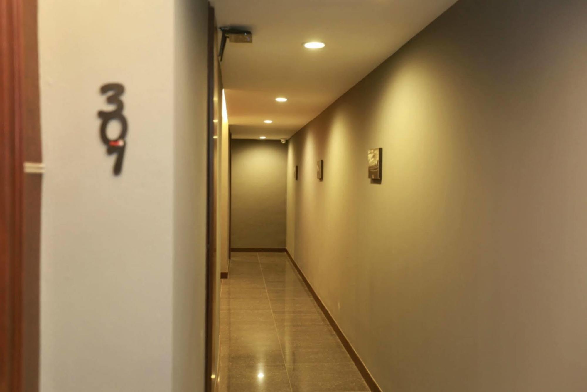 Collection O The Bangkok Airport Link Suite Exterior photo